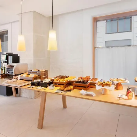 Eurostars Portico لقنت