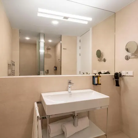 Hotel Eurostars Portico 5*