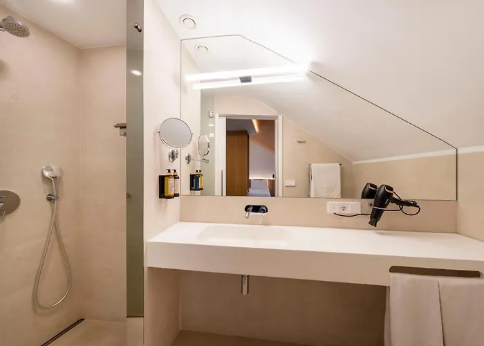 Eurostars Portico Otel 5*